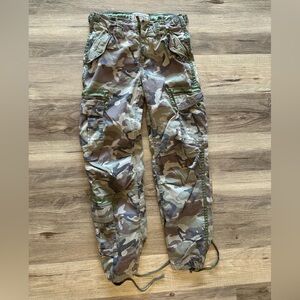 Abercrombie Low Rise Loose Cargo Pants